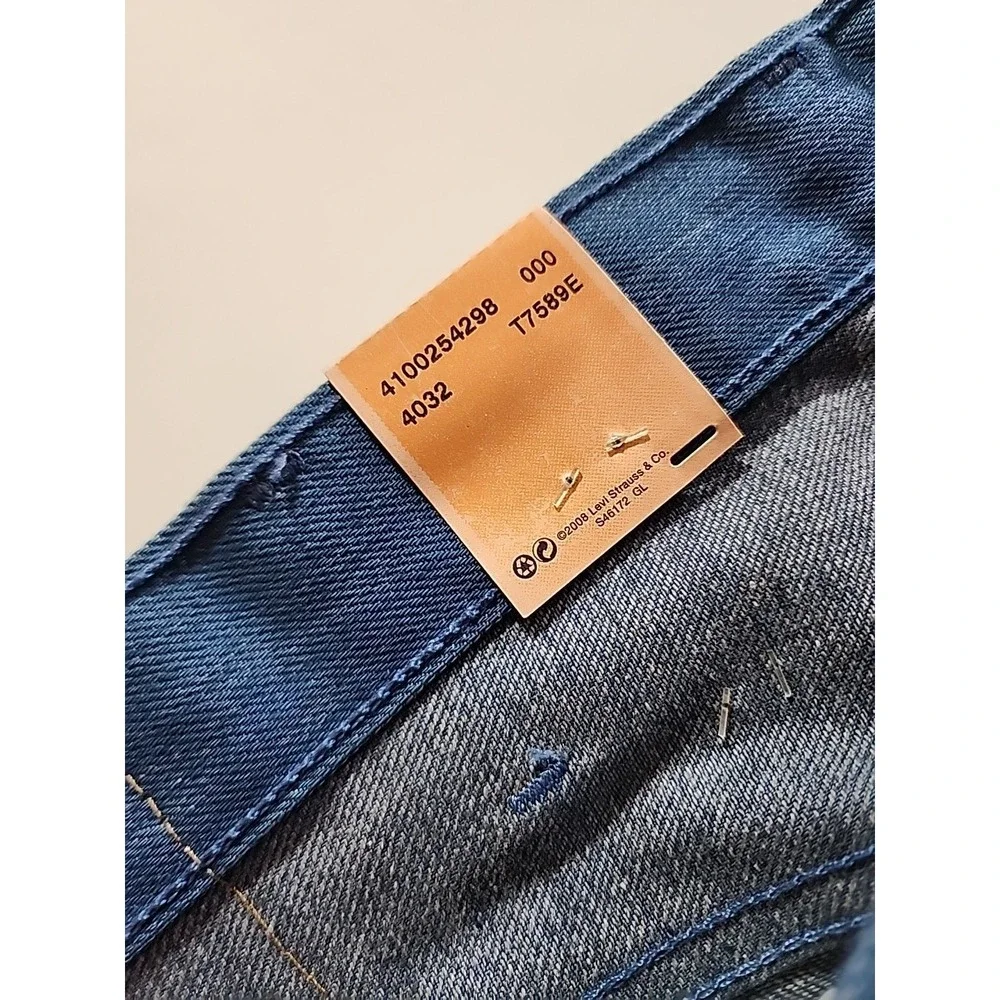 Levi's 501 men's 38X30 Buttonfly Light blue jeans Shrink To Fit Straight Leg NWT